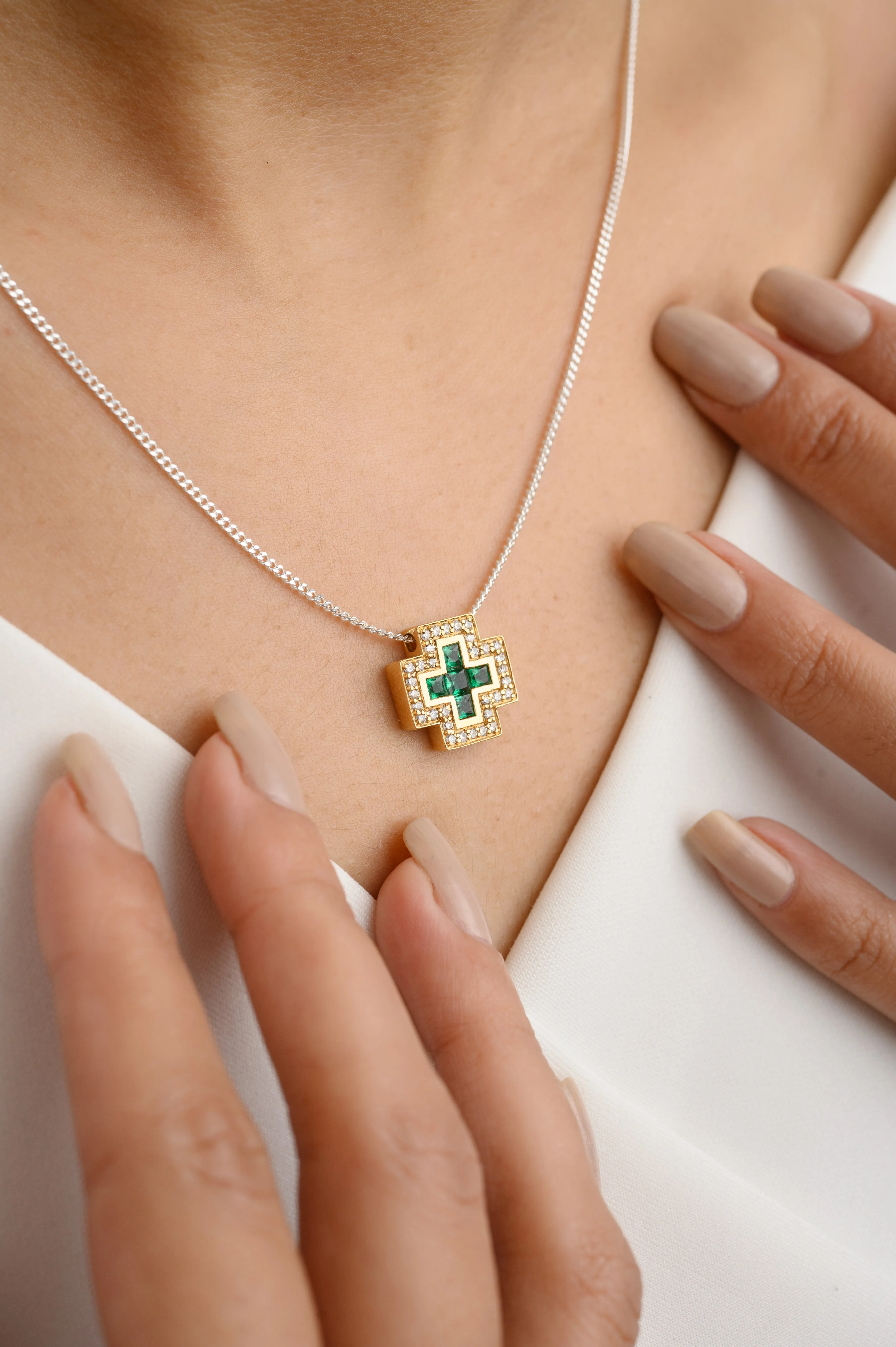 18K Gold Emerald Diamond Pendant