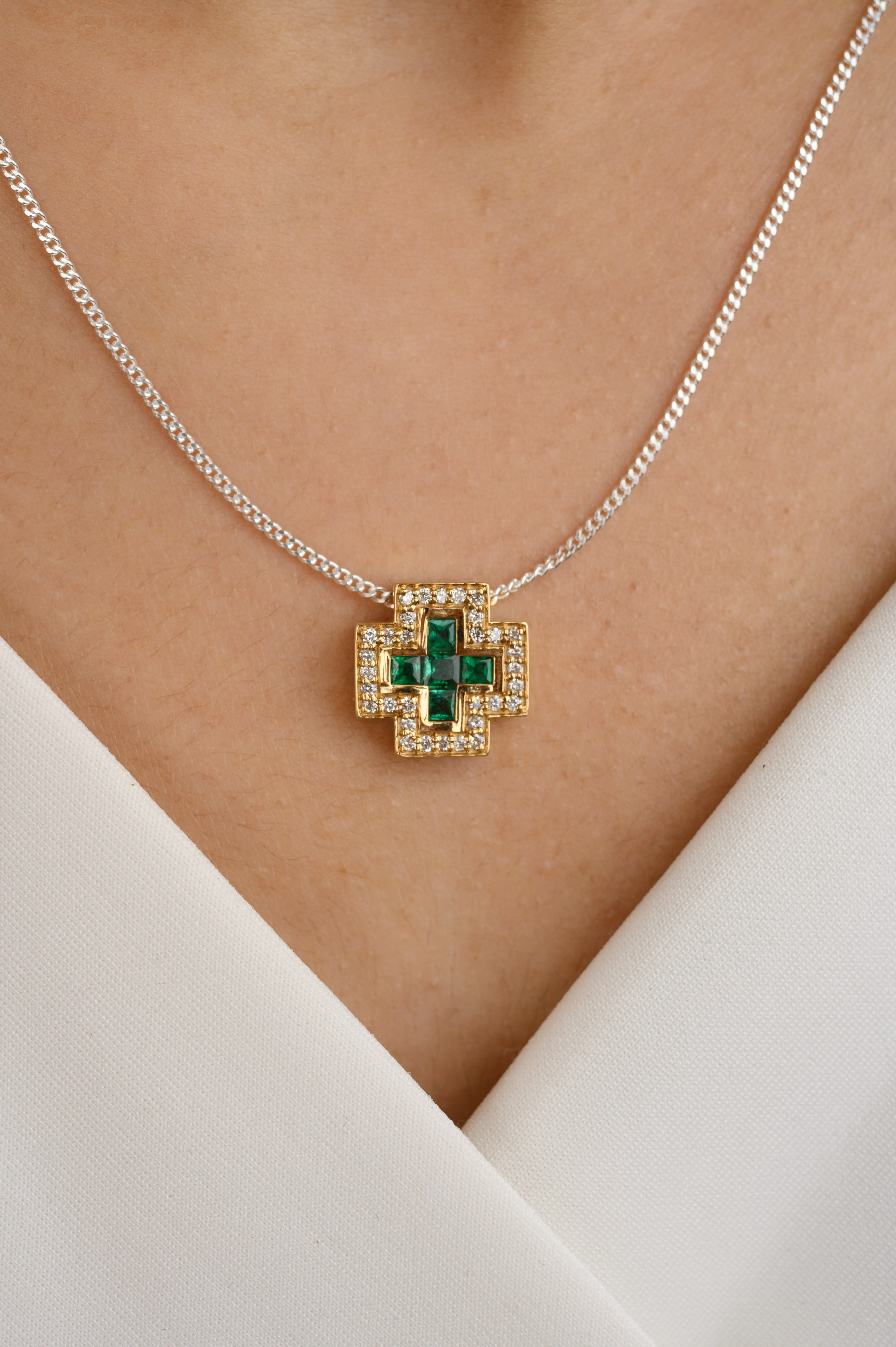 18K Gold Emerald Diamond Pendant