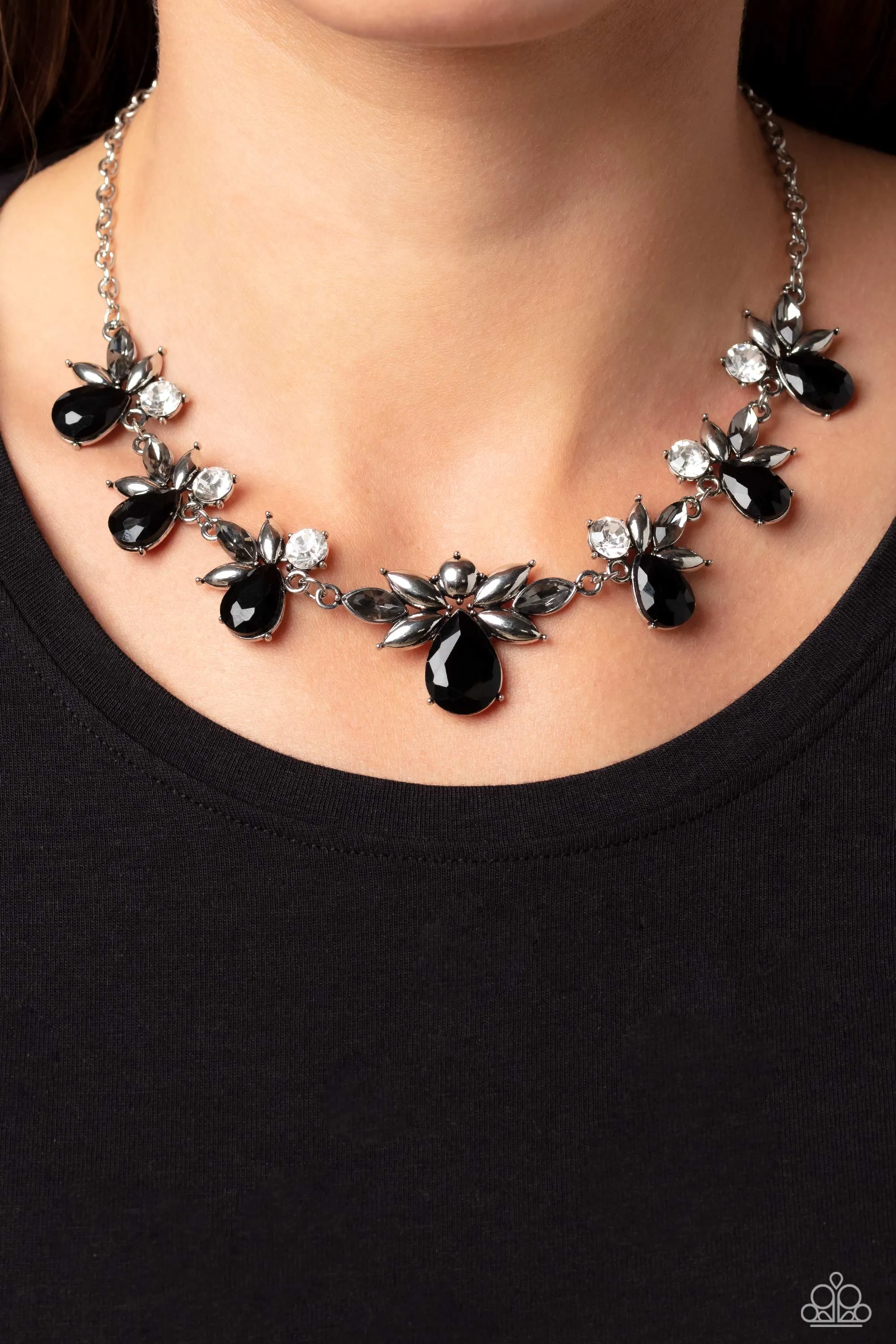 Paparazzi Explosive Effulgence - Black Necklace