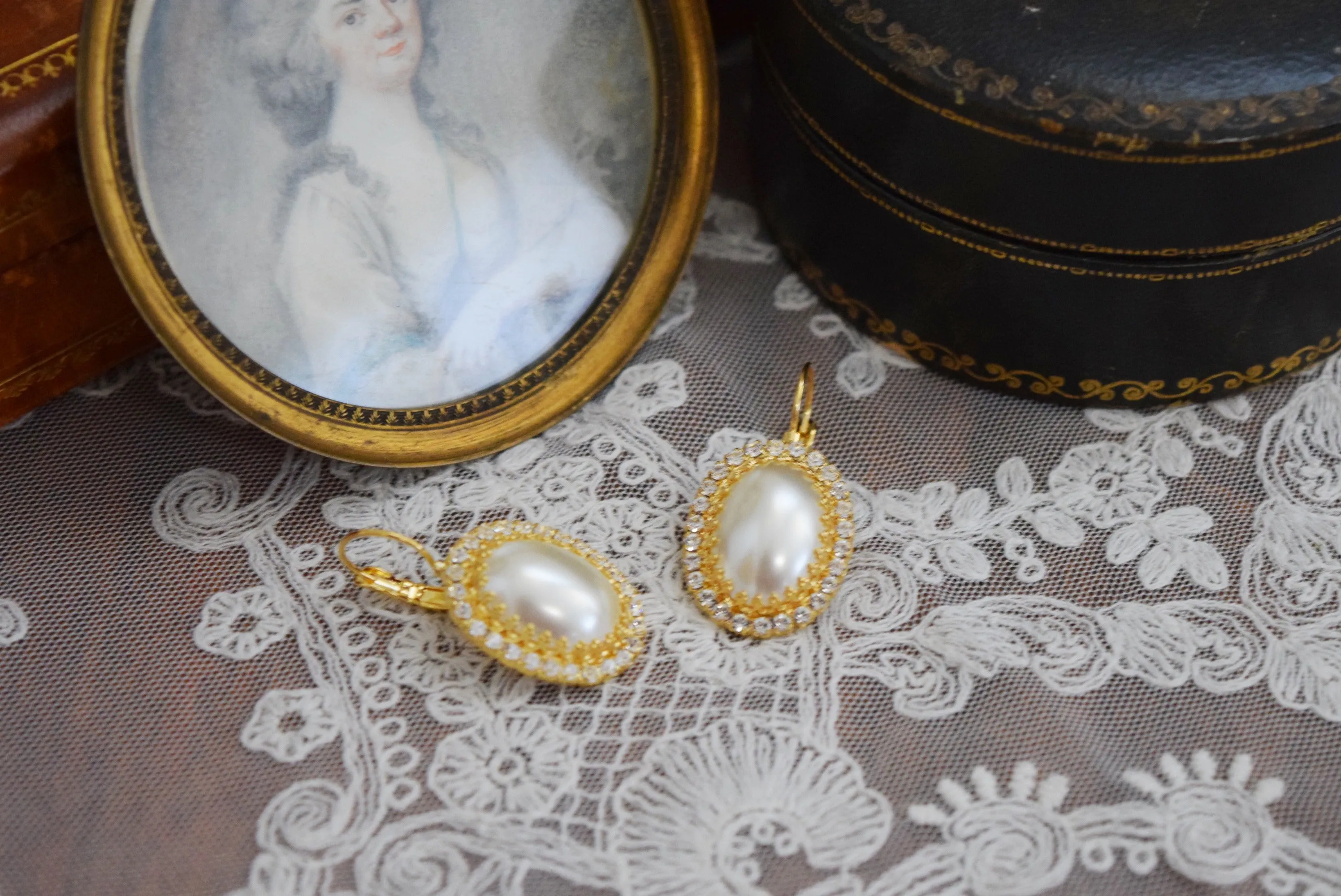 Pearl Halo Earrings - Large Oval