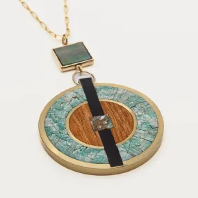 Vida Round Pendant Necklace