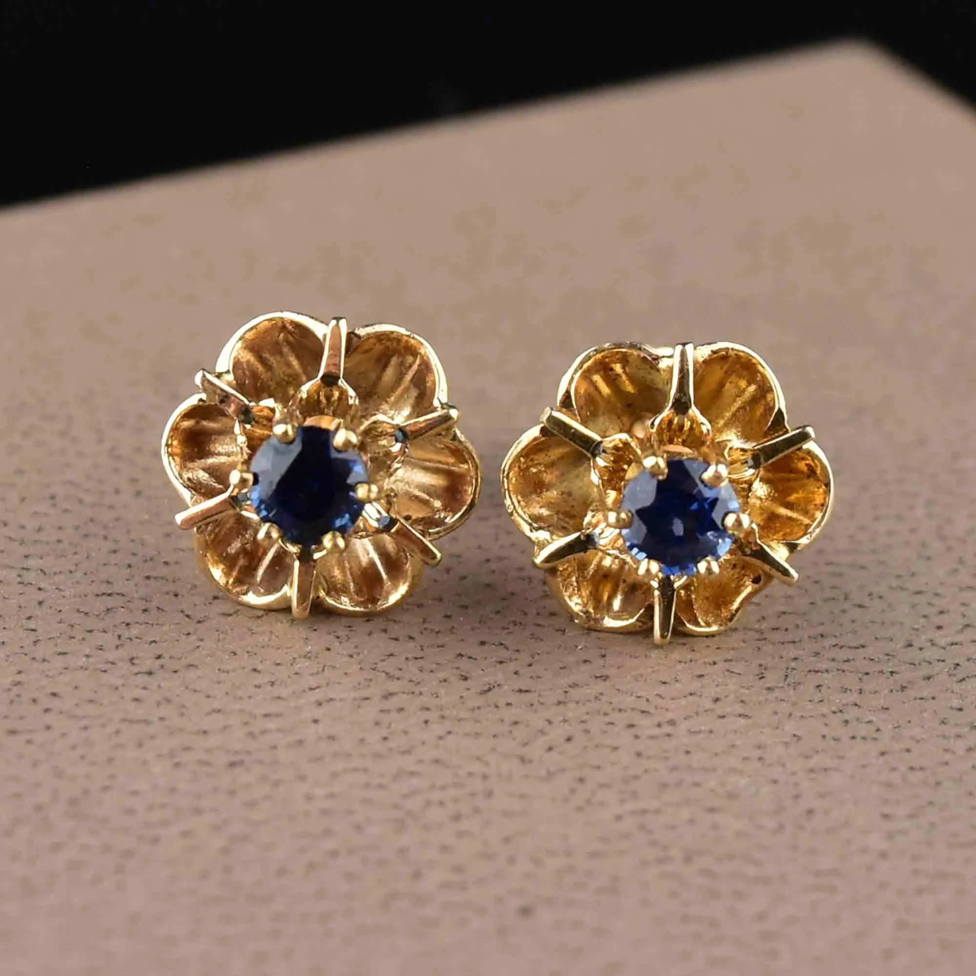 Vintage 14K Gold Buttercup Sapphire Stud Earrings