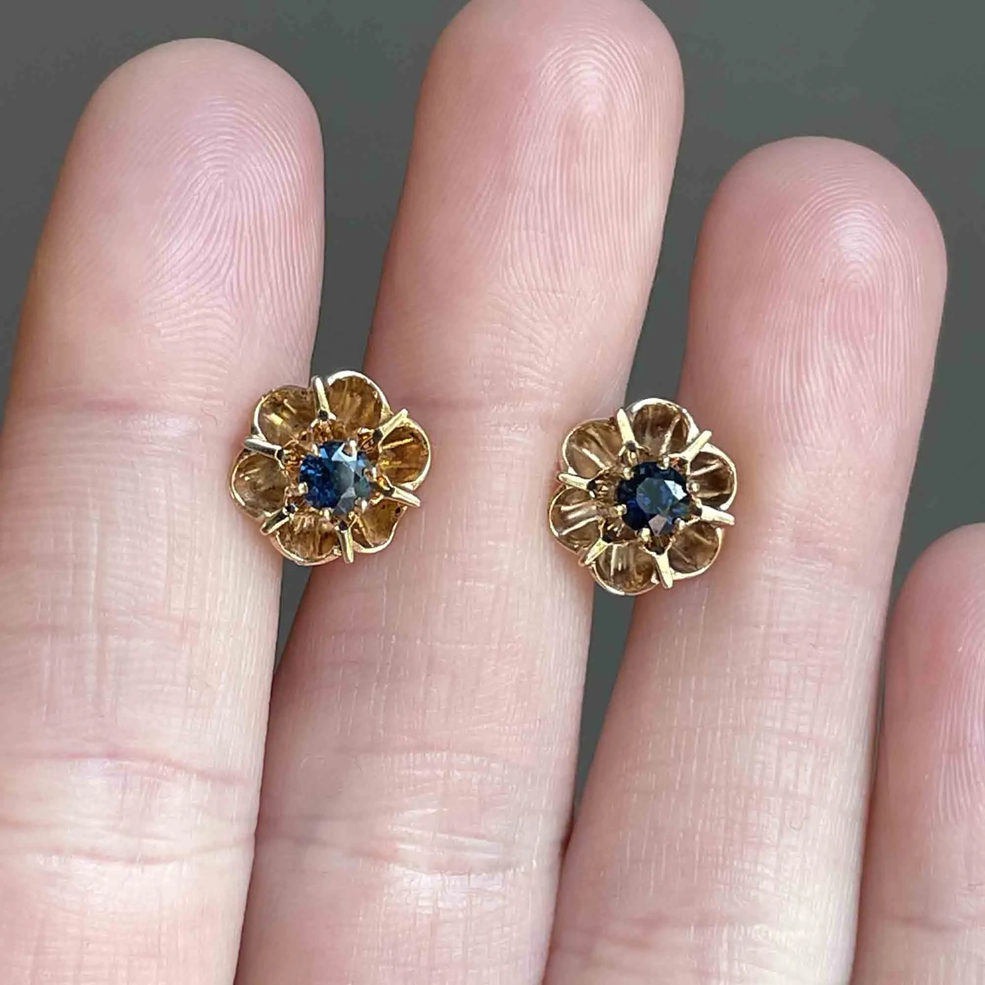 Vintage 14K Gold Buttercup Sapphire Stud Earrings