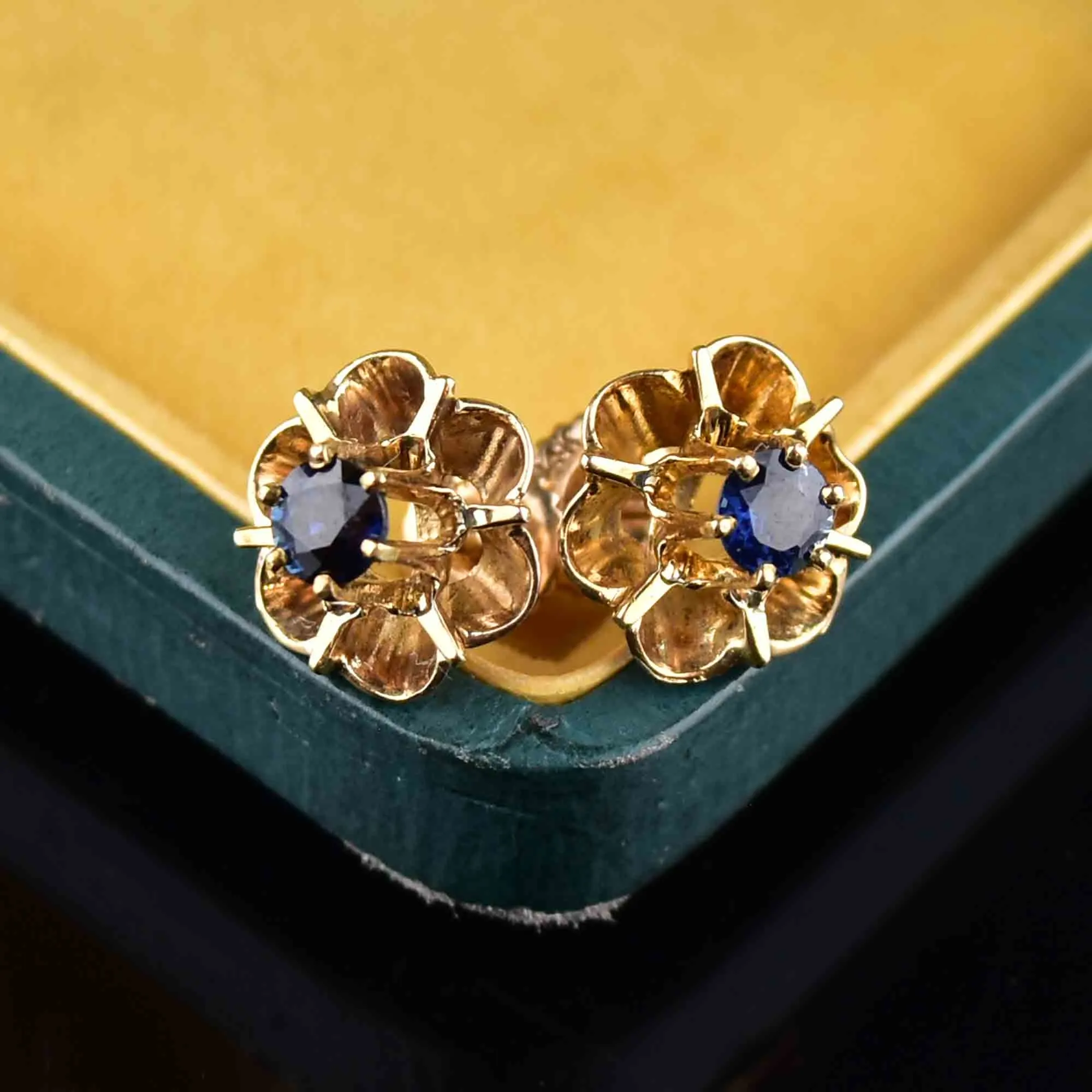 Vintage 14K Gold Buttercup Sapphire Stud Earrings